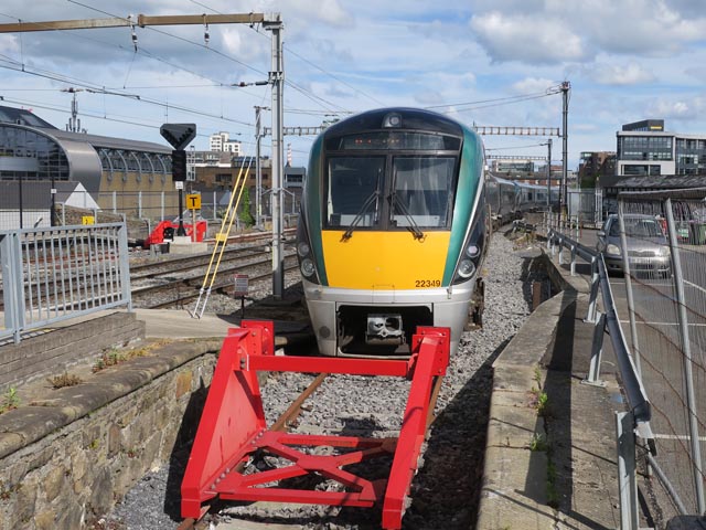 Поезд Class 22000 на станции Connolly