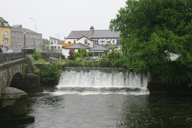 Водопад в городе