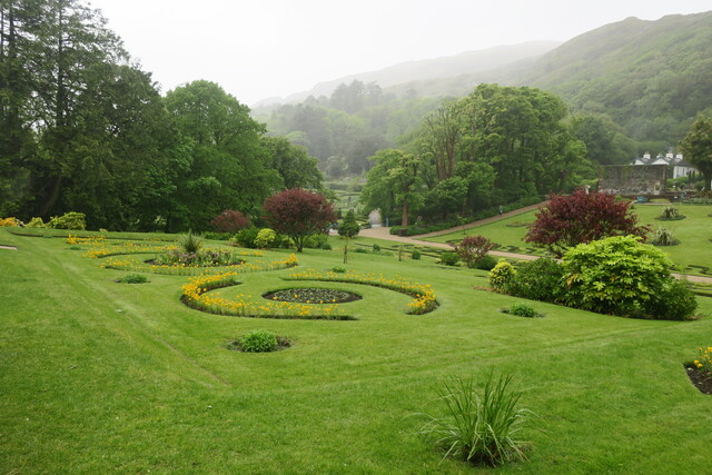 Вид на сад при аббатстве