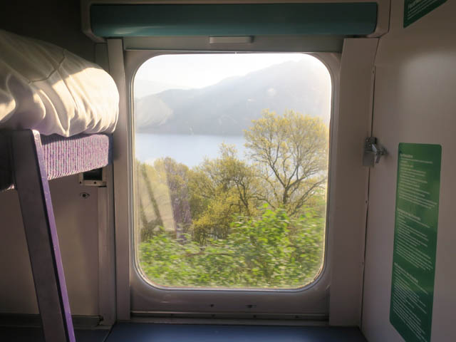 Шотландия из окна поезда