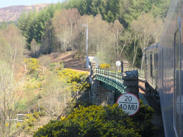Знак ограничения скорости для поездов