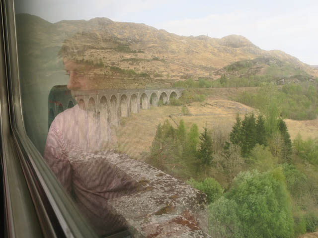 Гленфиннанский виадук из окна дизельного поезда