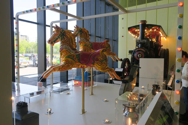 Карусель в Riverside museum