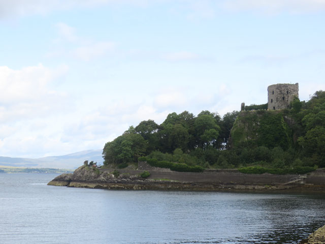 Замок Dunollie