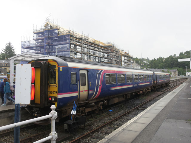 Поезд Class 158 в Обане