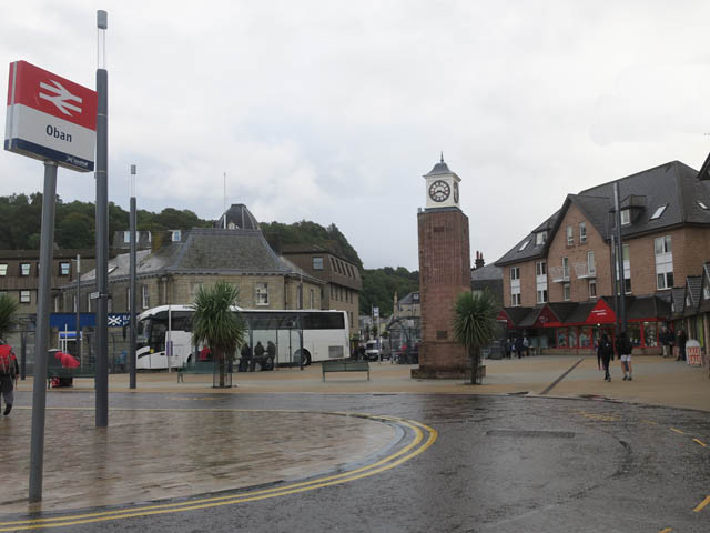 Привокзальная площадь в Обане